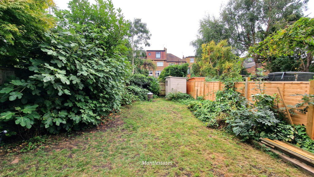PRIVATE GARDEN