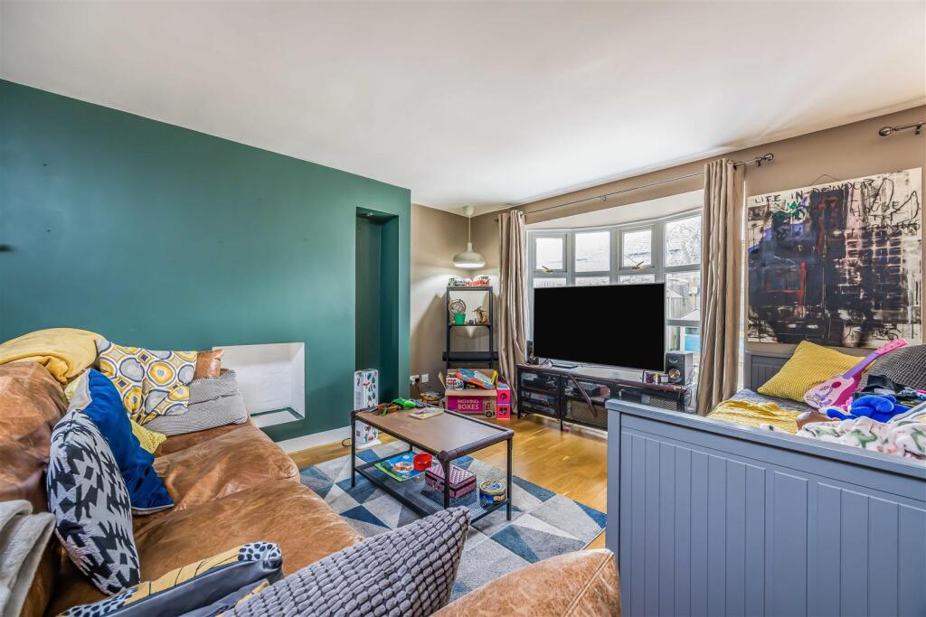 63 Oaklands Road, Havant-Small-PorticoMarketing-Ne