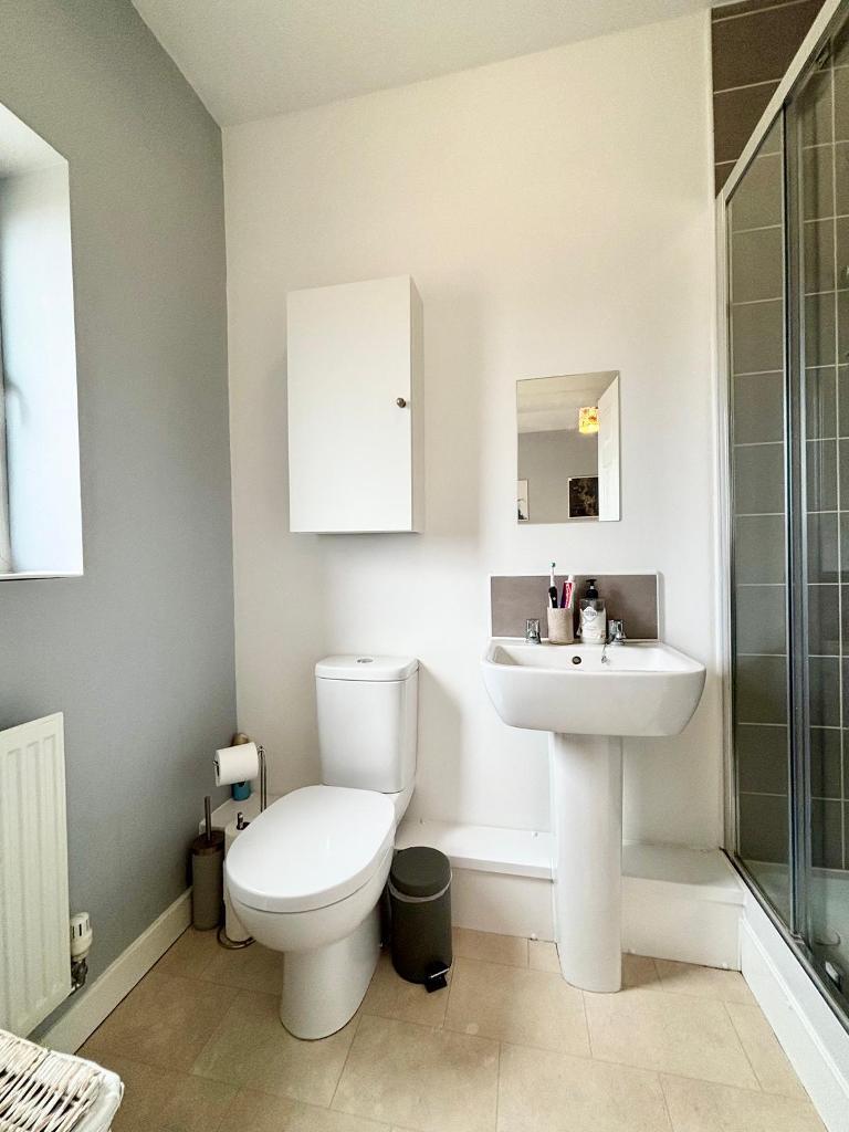 En-Suite To Bedroom 1