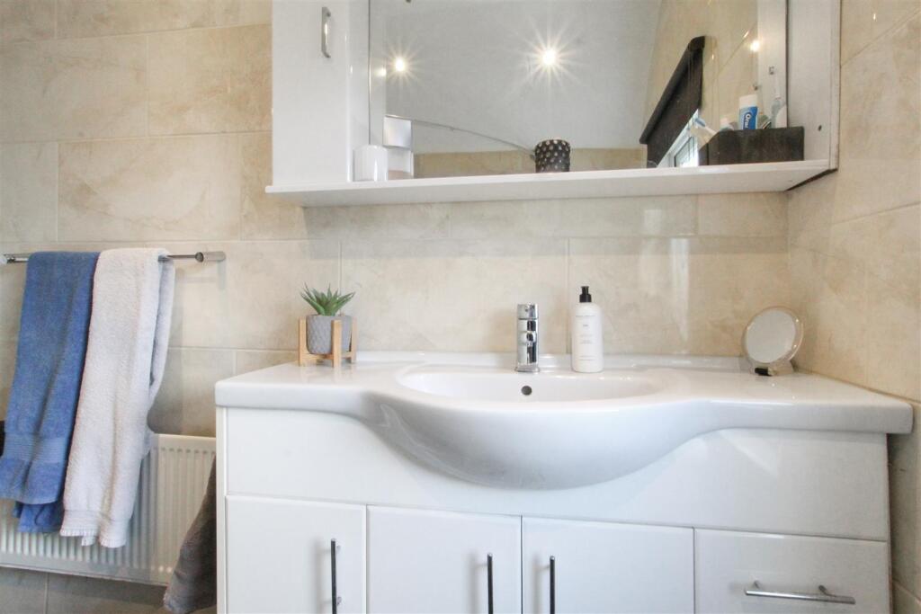 bathroom-3-.jpg