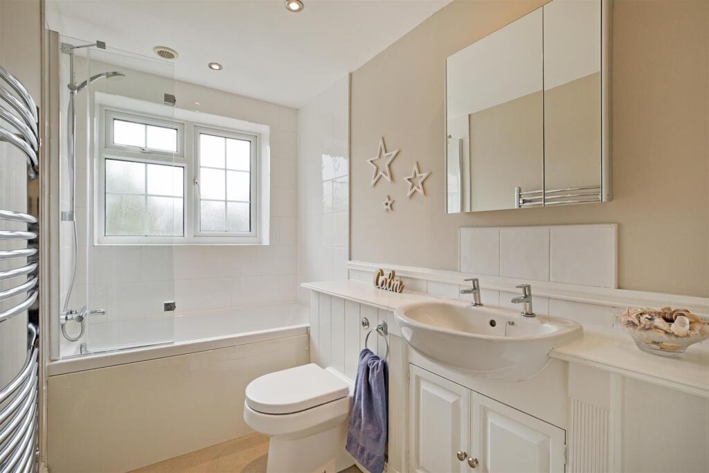 HOUSE BATHROOM