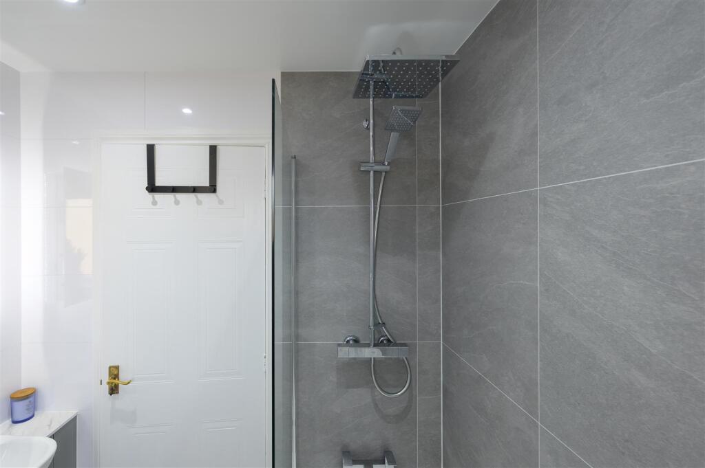 16DundonnellWay026.jpg