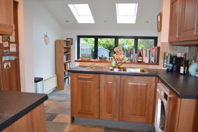 Kitchen to Dining room 