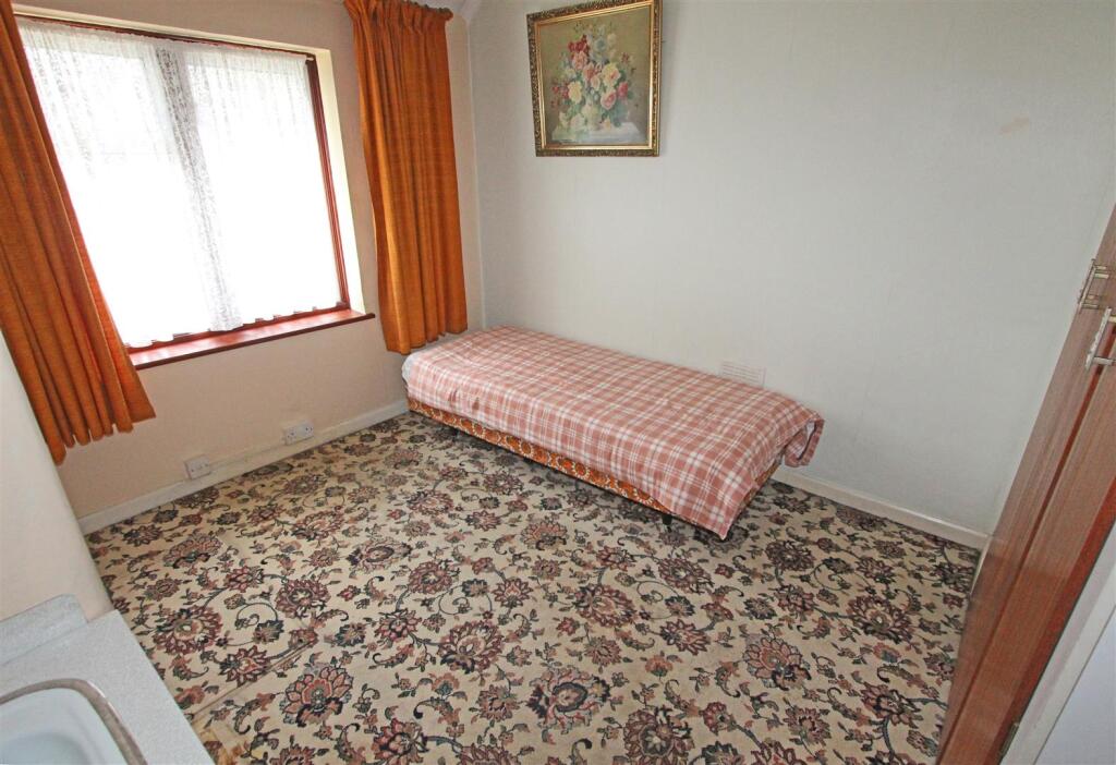 IMG_4689 bed2.jpg