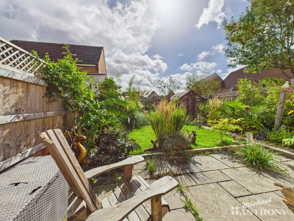 CAM03852G0-PR0419-STILL016