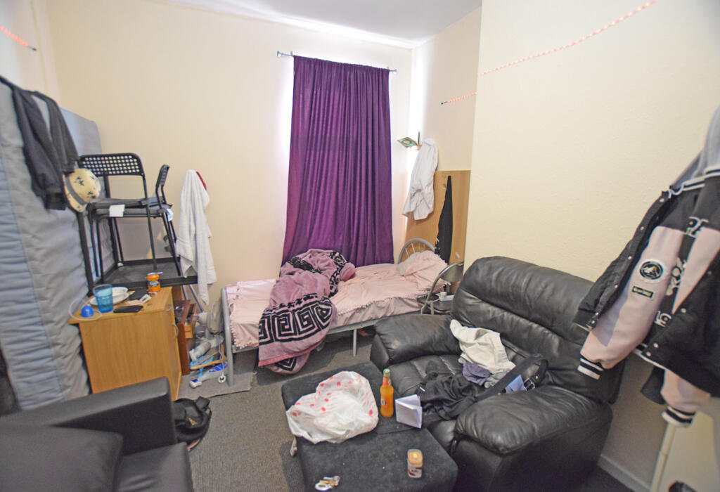 First floor middle bedroom
