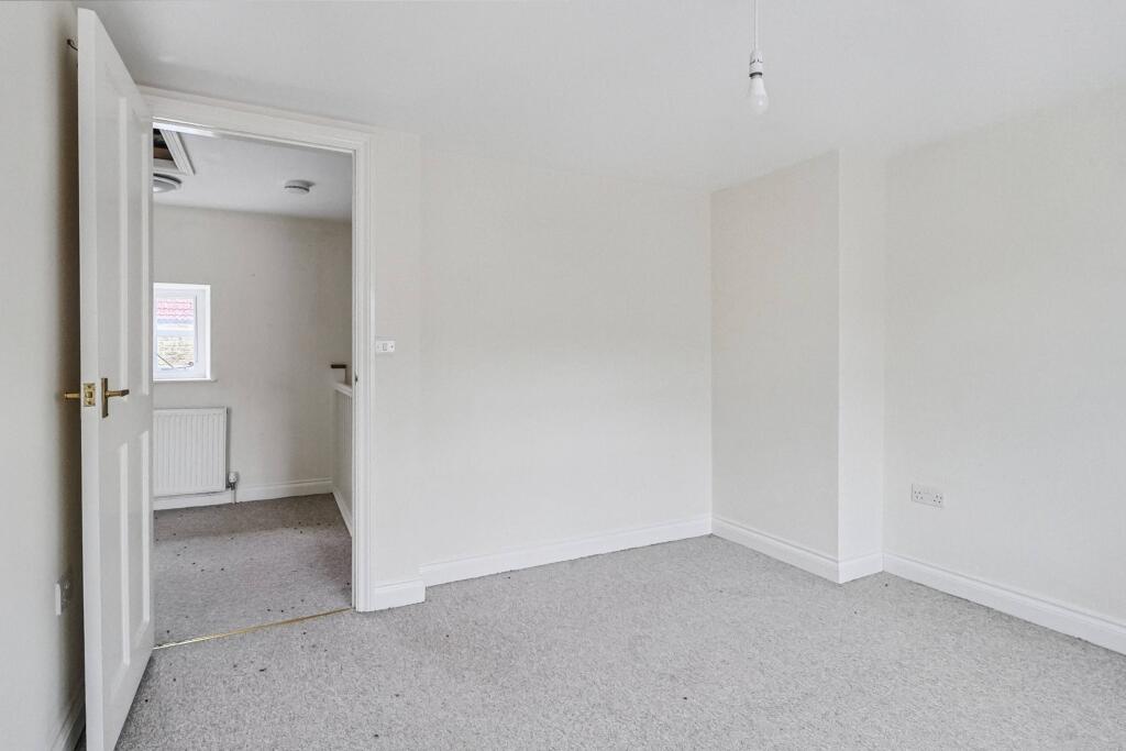 1 Crown Mews, South Street, Crewkerne, Somerset, TA18 8DB