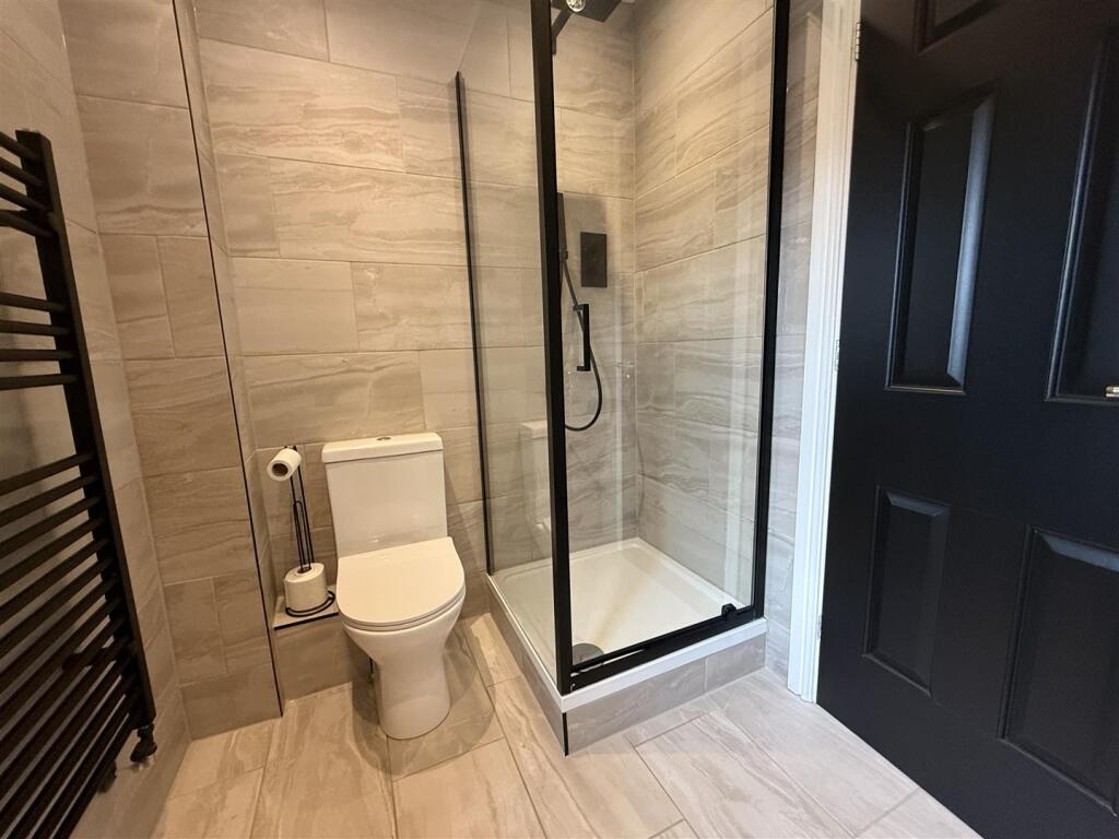 BATHROOM/WC