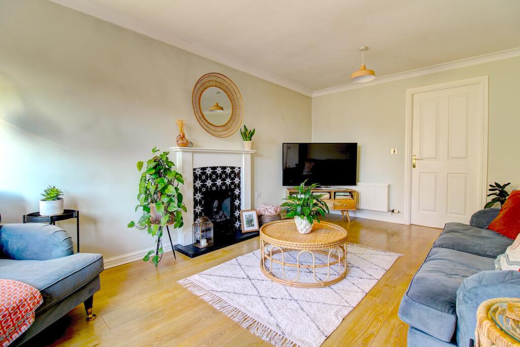 Lounge (alt view)