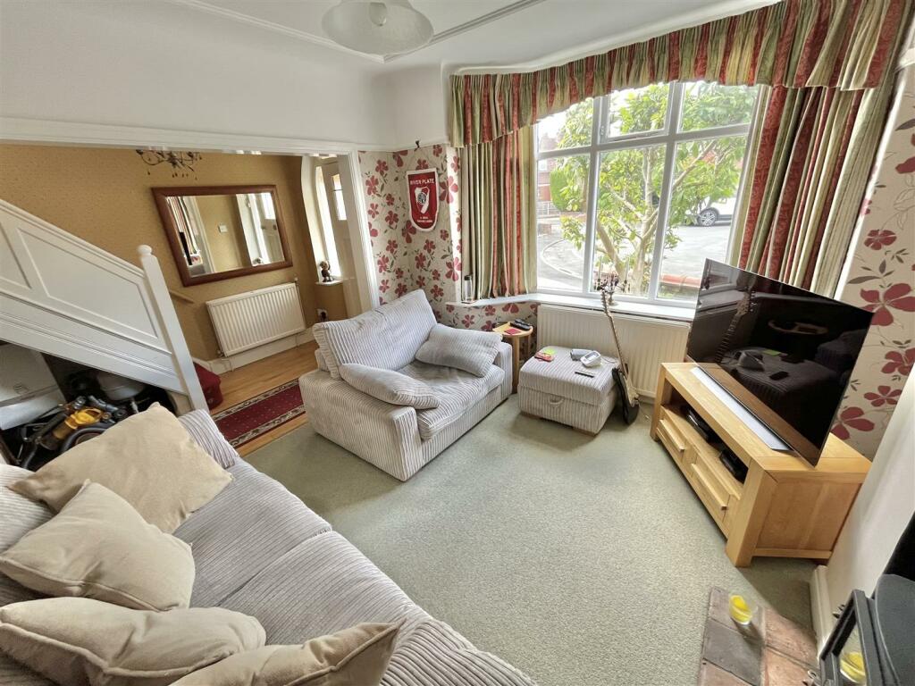 Sitting Room Aspect 2.jpg
