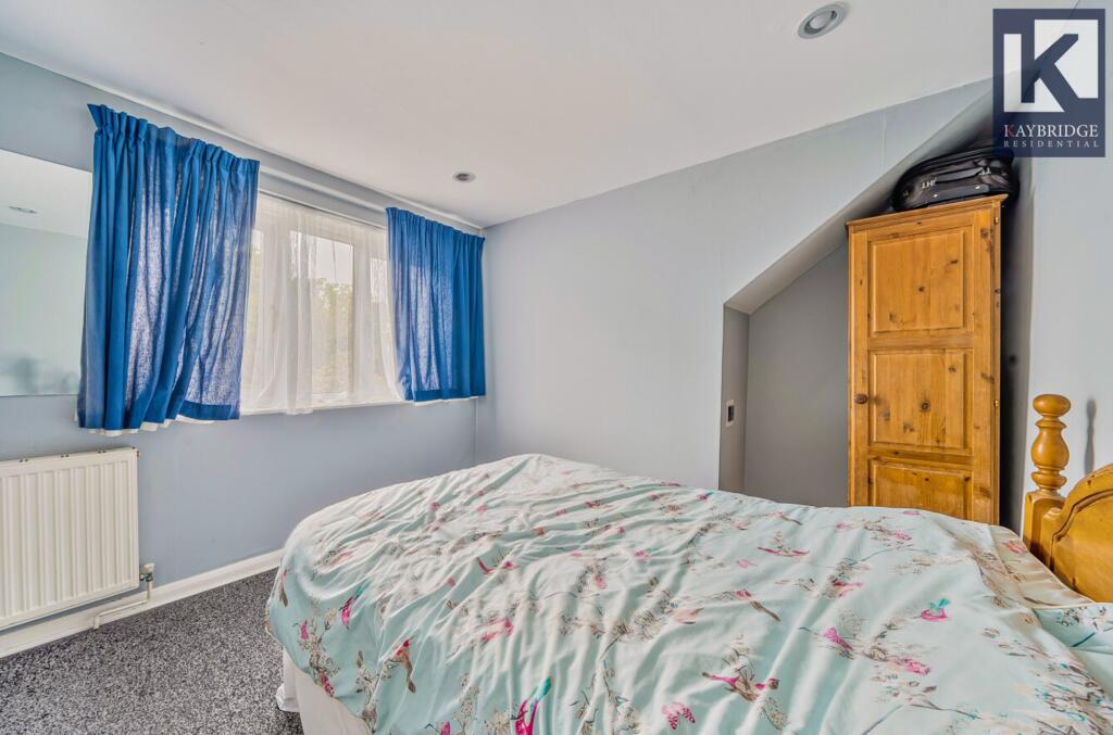 Stoneleigh Avenue, KT4