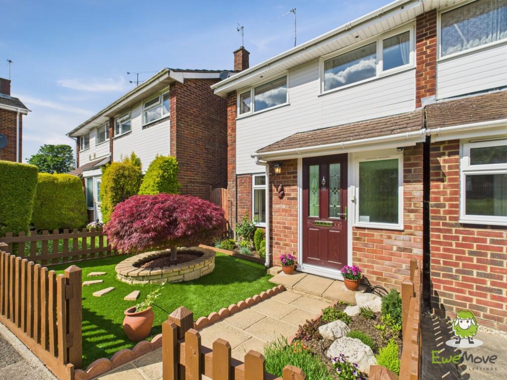 EweMove Basingstoke Estate Agents 22 Fabian Close