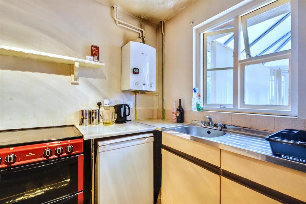 Kitchen_2.jpeg