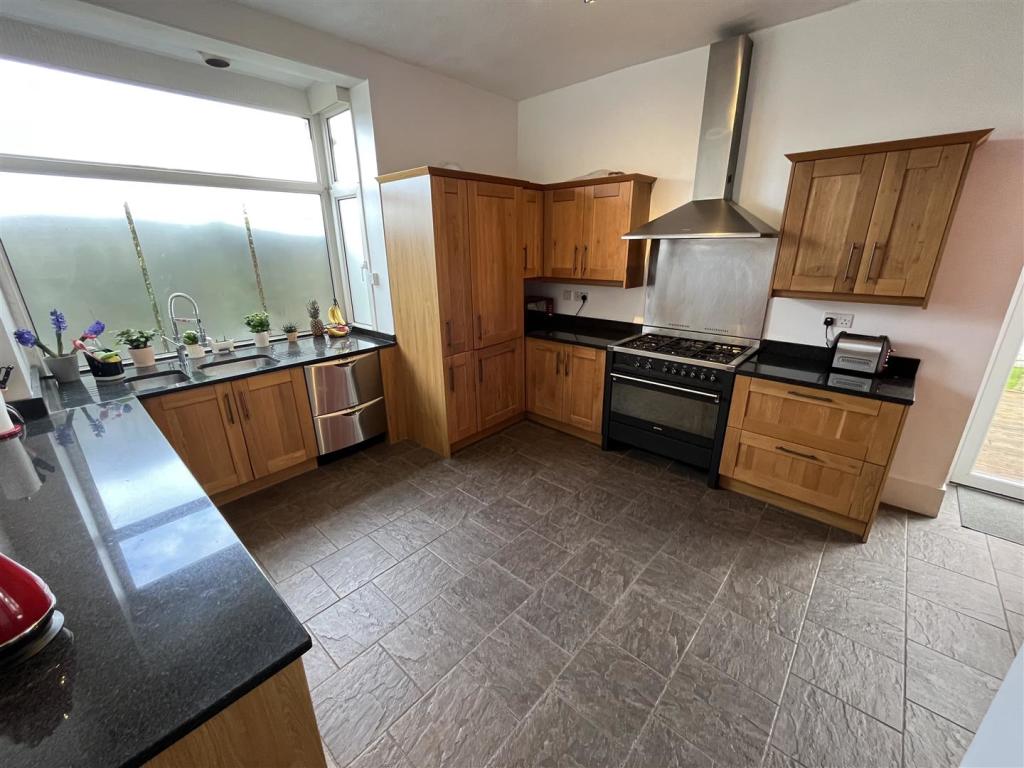 Dining Kitchen.jpg