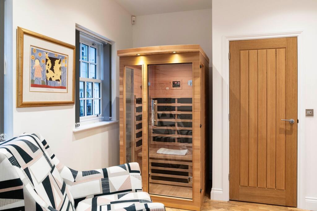 Second hallway with space for sauna