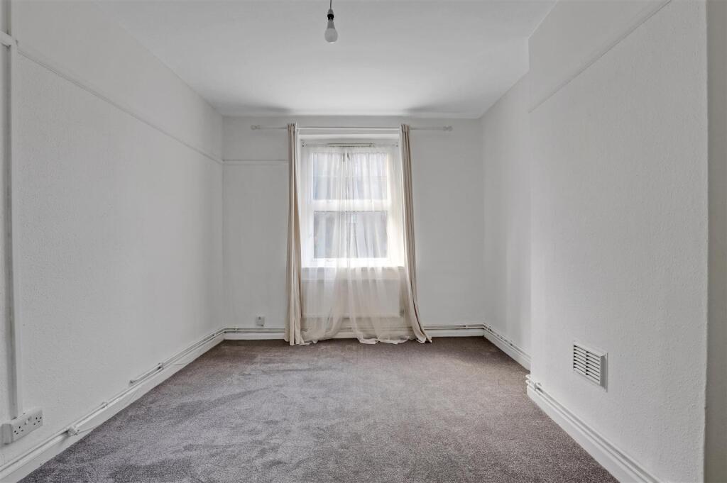 02-d1e0JHHFI - 3 Heatfield Garden - 5.jpg