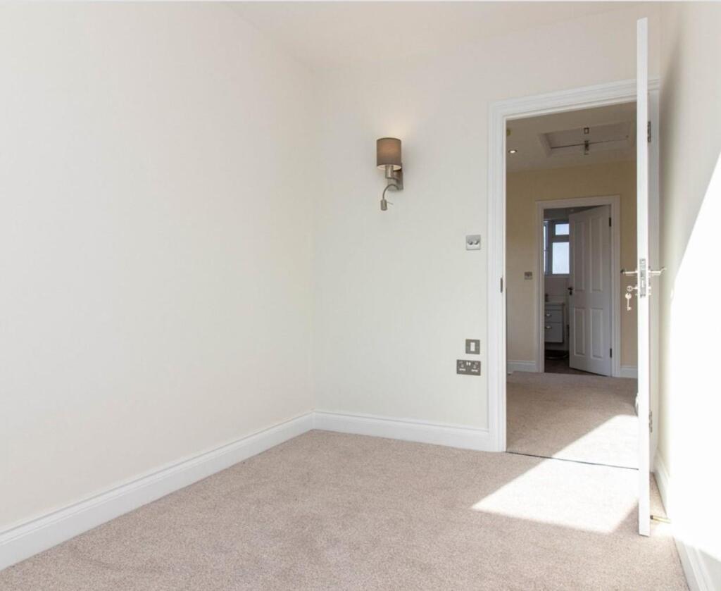 Bedroom 1.jpeg