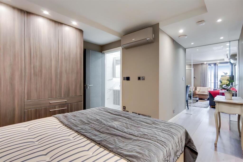 5_Master Bedroom-1.jpg