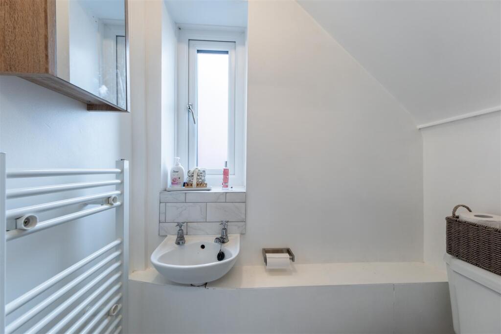 9 Simmonds Close-011.JPG