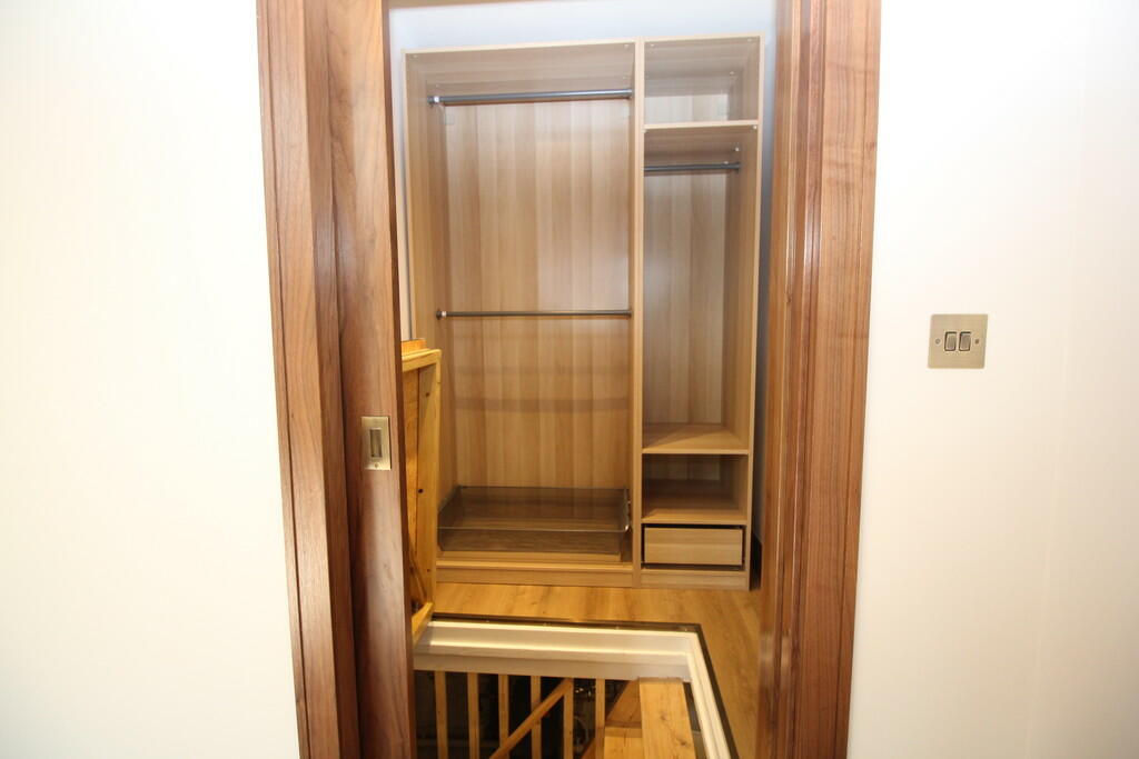 Walk In Wardrobe/...