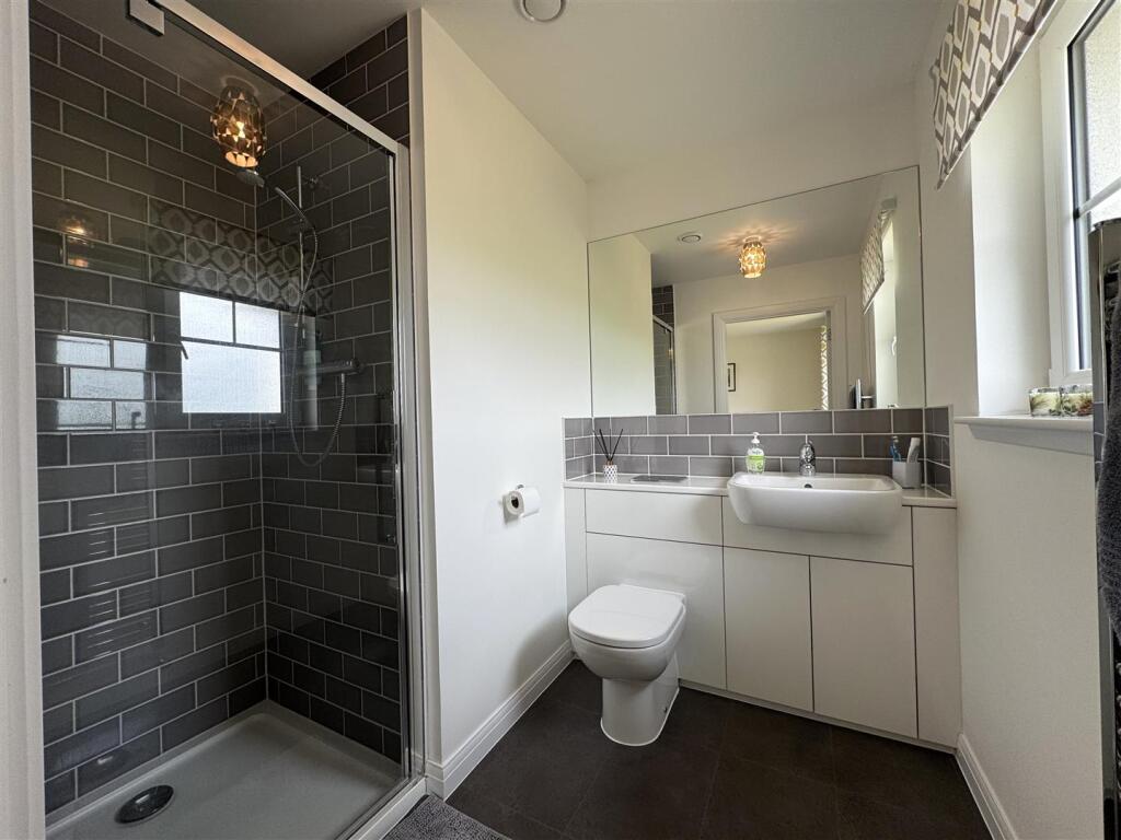 ENSUITE.JPG