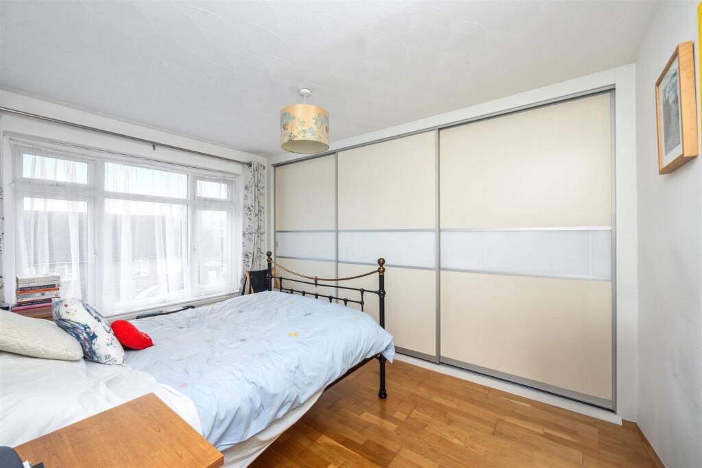 Chichester Close 3 BEDROOM 1.jpeg
