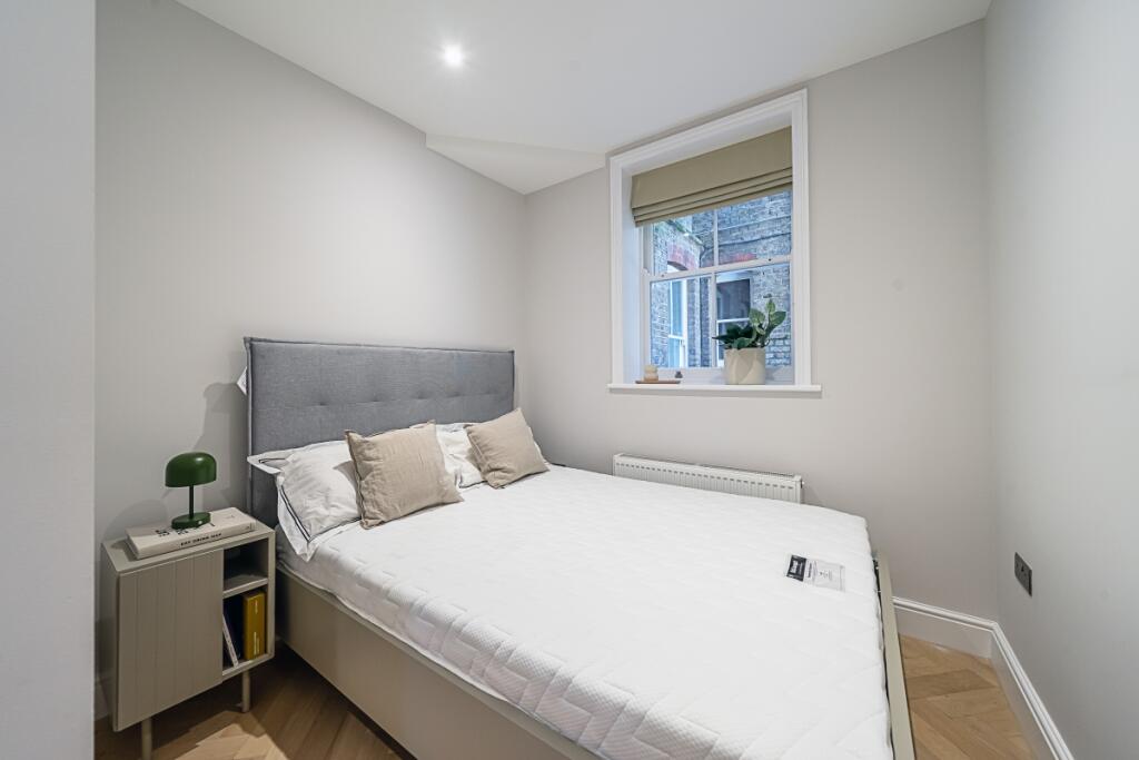 202_A_Hamlet_Gard...