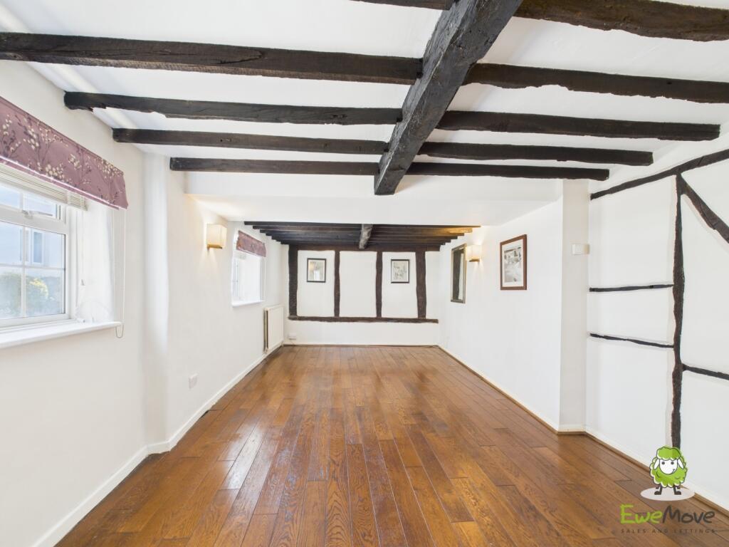 CAM03778G0-PR0198-STILL006