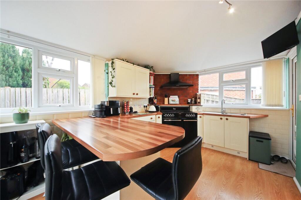 Breakfasting Kitchen