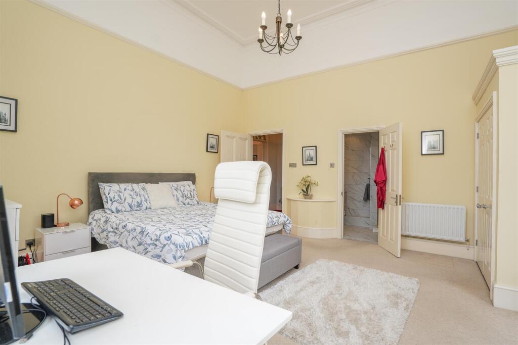 7 Regency Mews-5.jpg