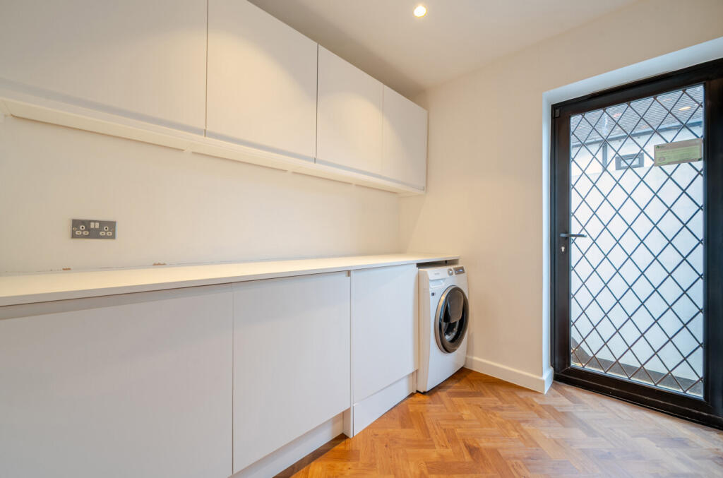 1360972-23-68e61a...