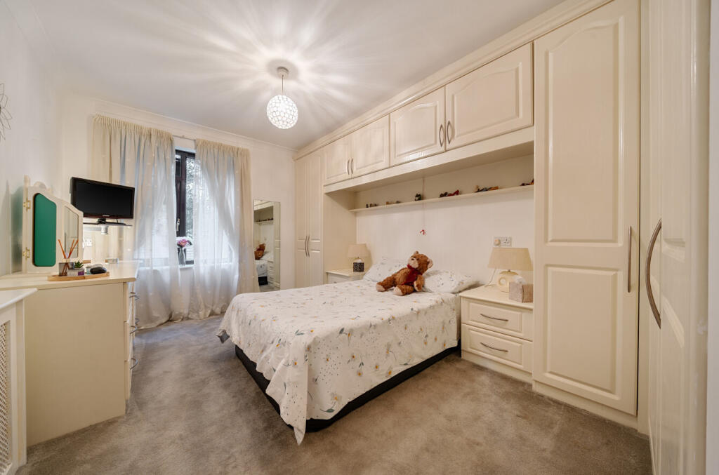 1374308-1-6904911...