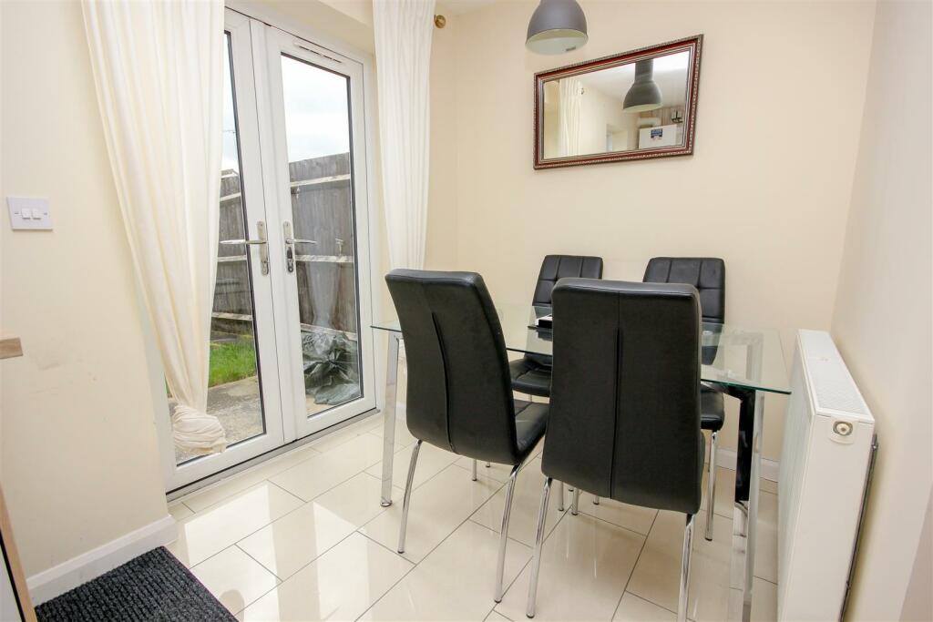 Dining Area.jpg