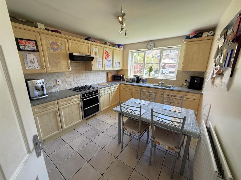 Dining Kitchen A.JPG