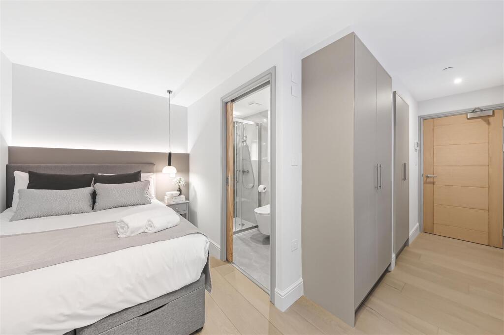 One Stay - Studio 3 - Bedroom - Image 3.jpg