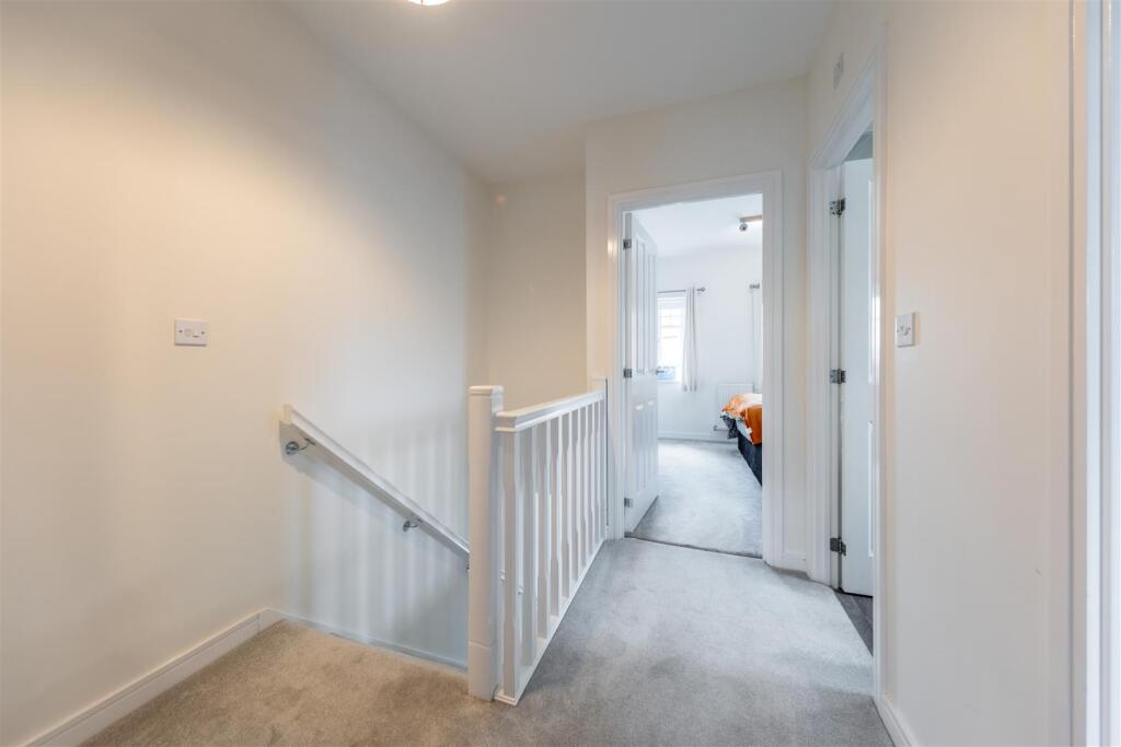 15 Hazelhurst Way-019.jpg