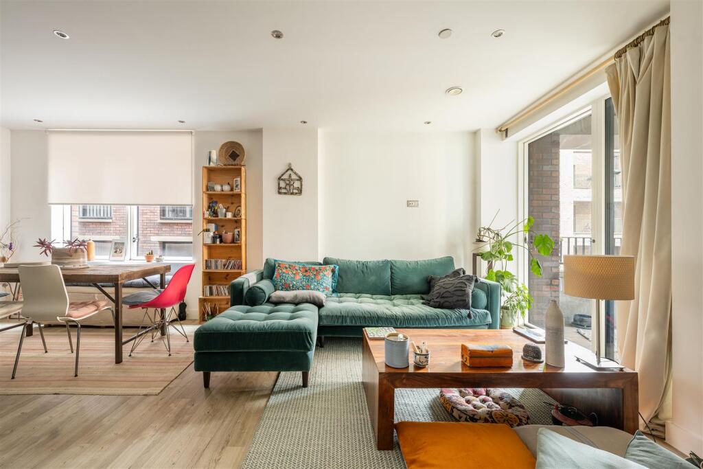 Adansbeck Court, E3