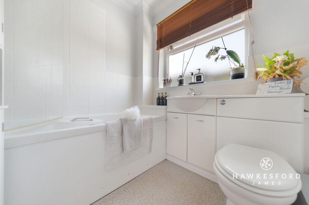 Keswick Avenue, Sittingbourne - Bathroom
