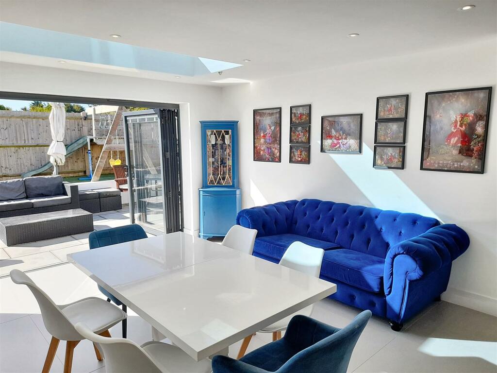 Dining area new.jpg