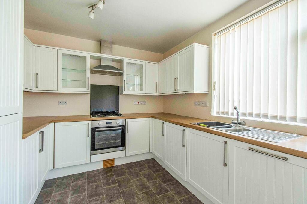 Kitchen / Dining Roo