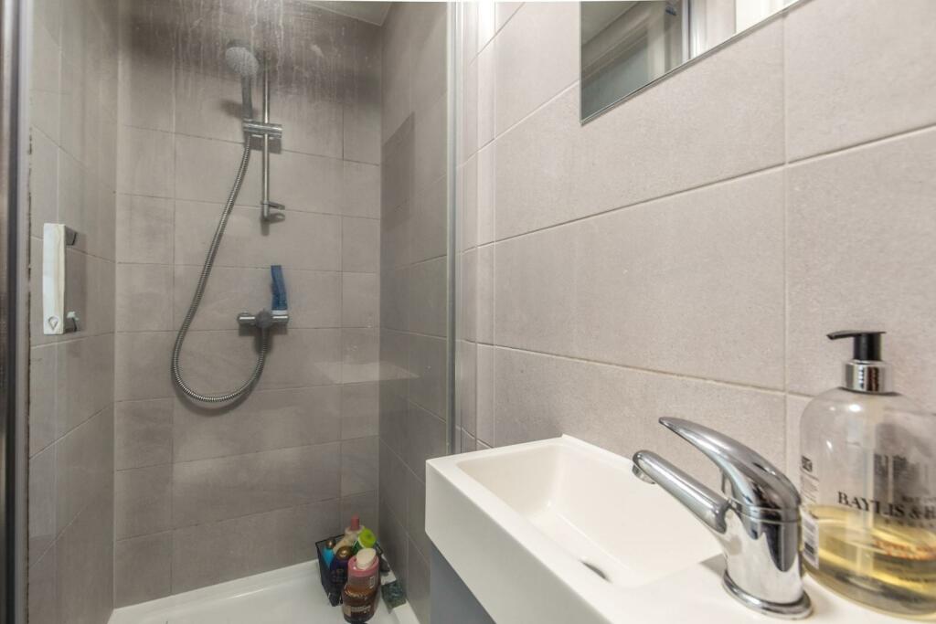 Lewes Road Bedrooms-9.jpg