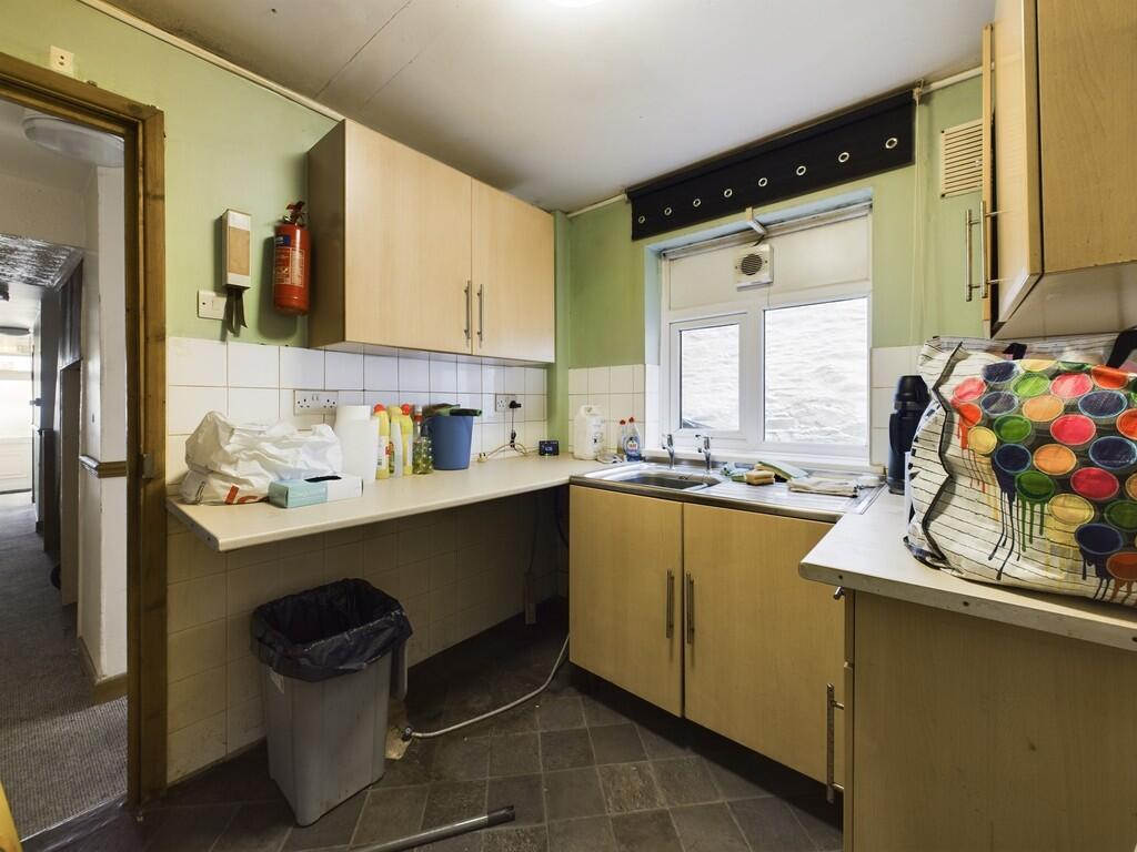 CAM03974G0-PR0102...