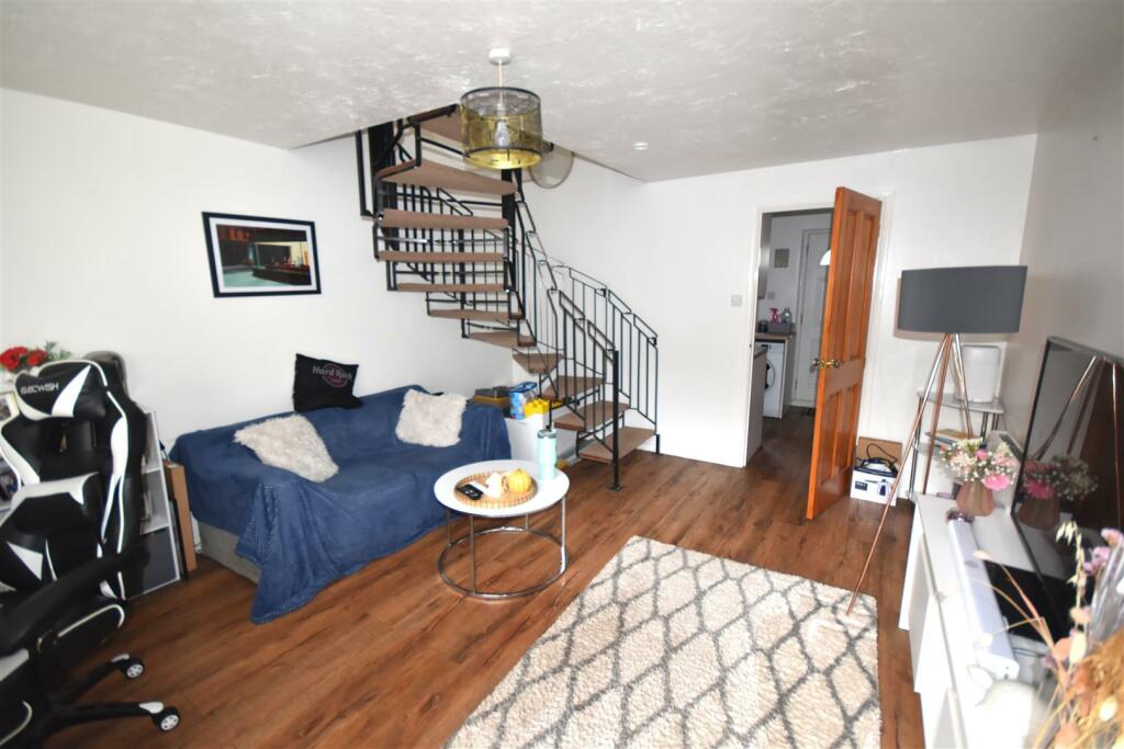 Lounge best use.JPG