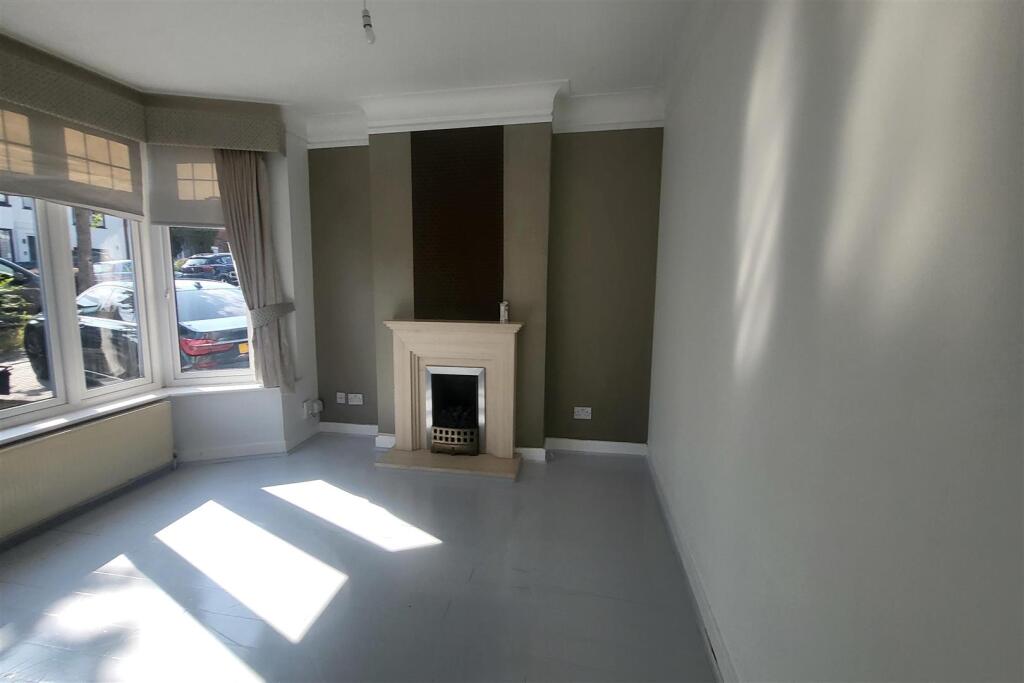 FRONT RECEPTION ROOM: