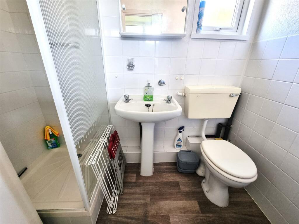 Shower Room.jpg