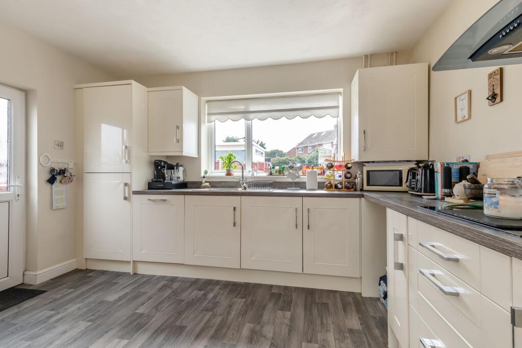 Kitchen/ dining room