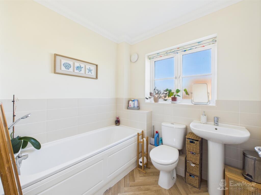 Bathroom- Mark Stephens EweMove Newmarket and Soha