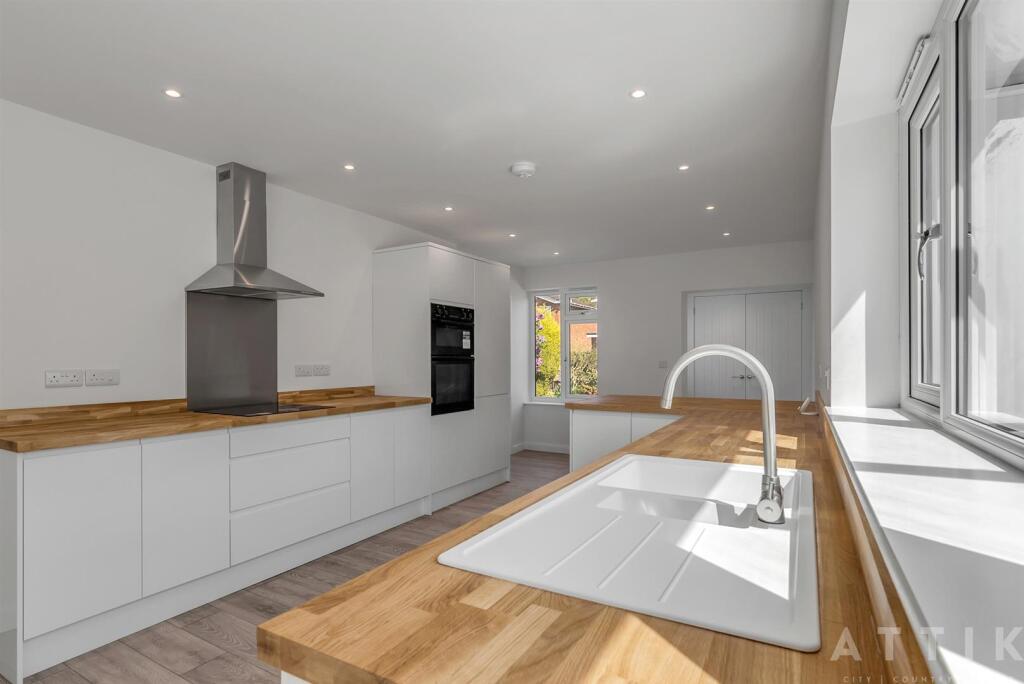 1 Prince Andrews Close, Norwich, NR66XH (7).jpg