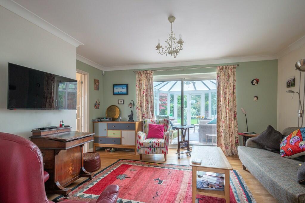 2 Adastral Close-...