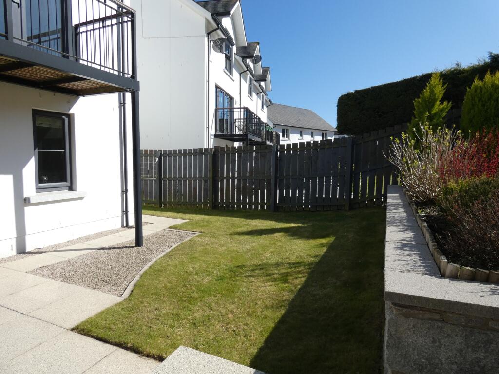 GARDEN / PATIO